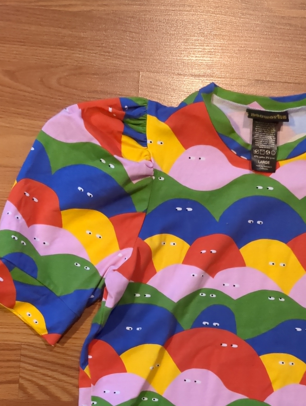 Nooworks Rainbow Lumps Puff Top Lauren Cat West Graphic Print Statement L - Picture 5 of 7